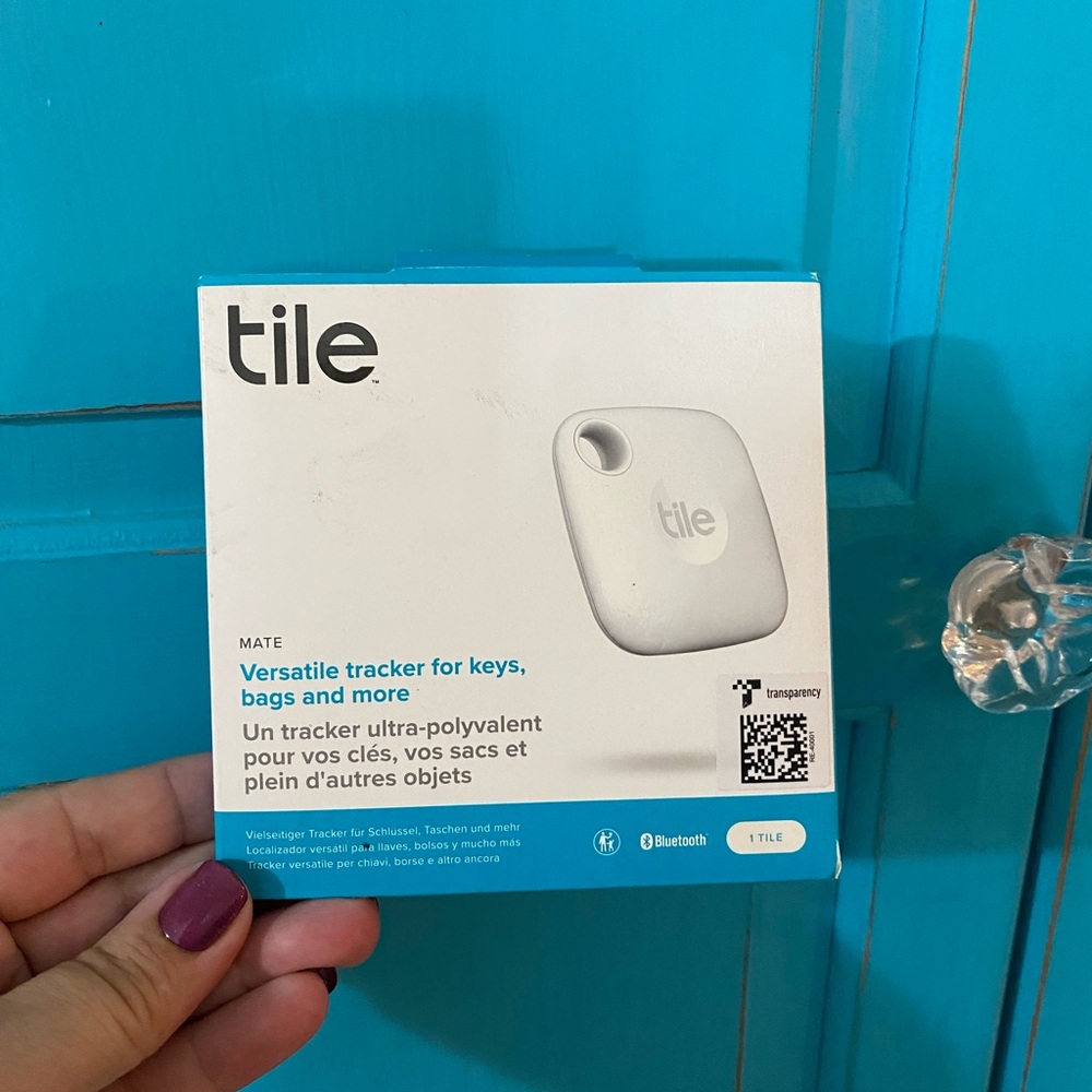 Brand new with box NWT TILE for keeping track of keys, wallet, purse